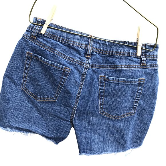 Upcycled Cato Denim Cutoff Jean Shorts, Painted Summertime Fringy, 8 Petite - Picture 3 of 8
